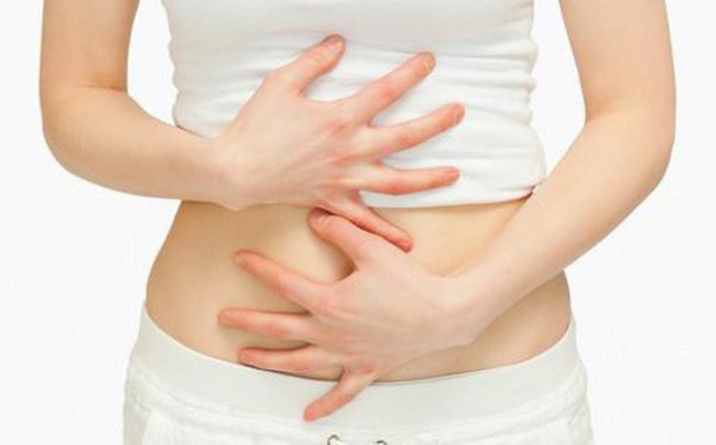 Thai vào tử cung có đau bụng không - Dấu hiệu thai vào tử cung